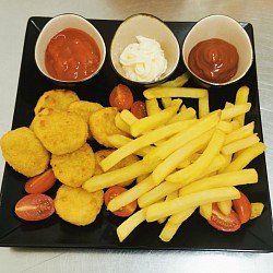 Nuggets mit Pommes